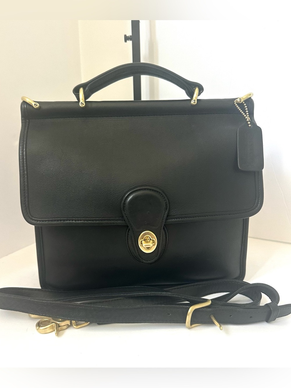 Vintage Coach 90’s Willis Crossbody Bag 9927 Black Leather Brass Turnlock EUC